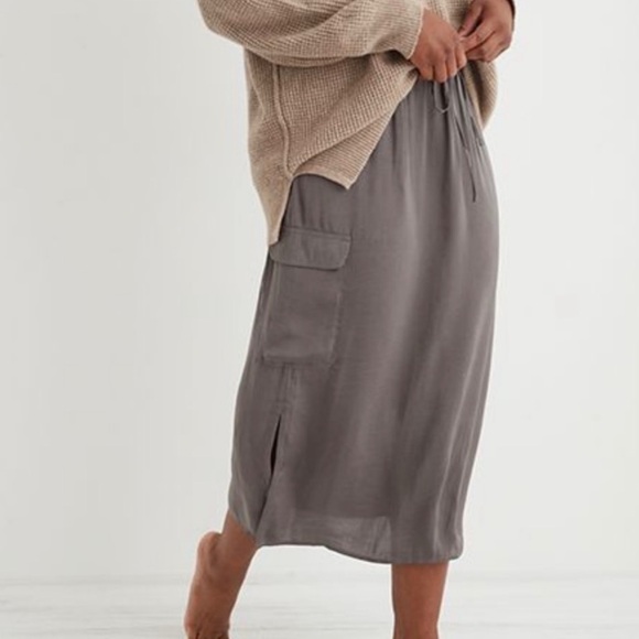 Aerie Gray Flowy Cargo Midi Skirt, Size XL - Picture 5 of 5